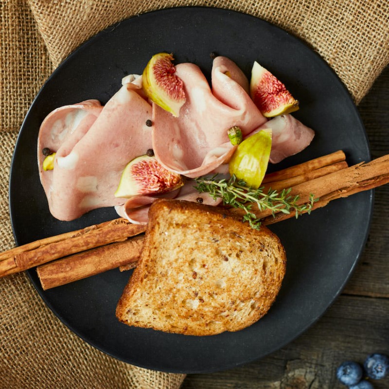 Mortadella con Pistacci