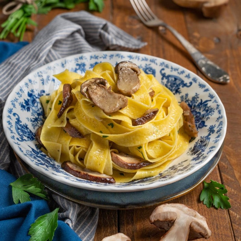 TAGLIATELLE AI PORCINI