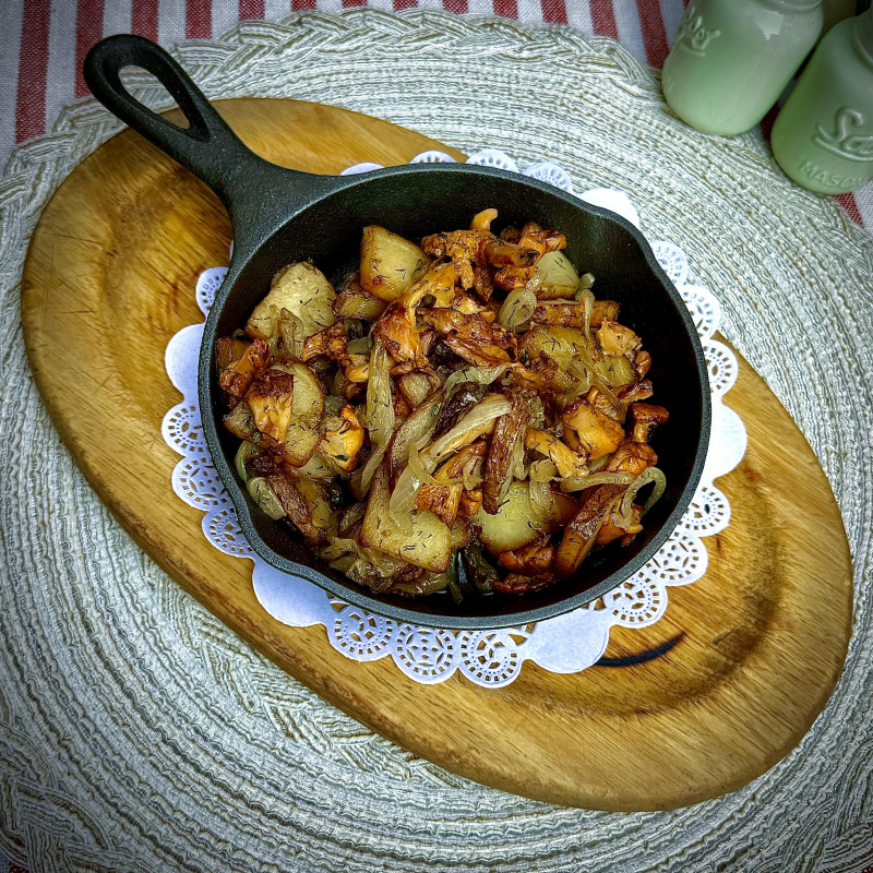Potatoes with Chanterelles and Onions